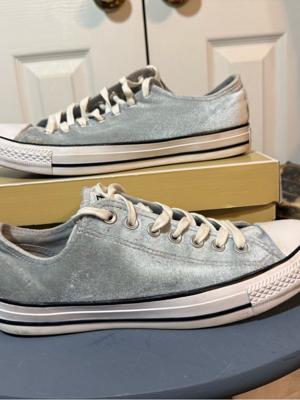 Converse Low Top Sneakers in Light Blue 10.5 women’s